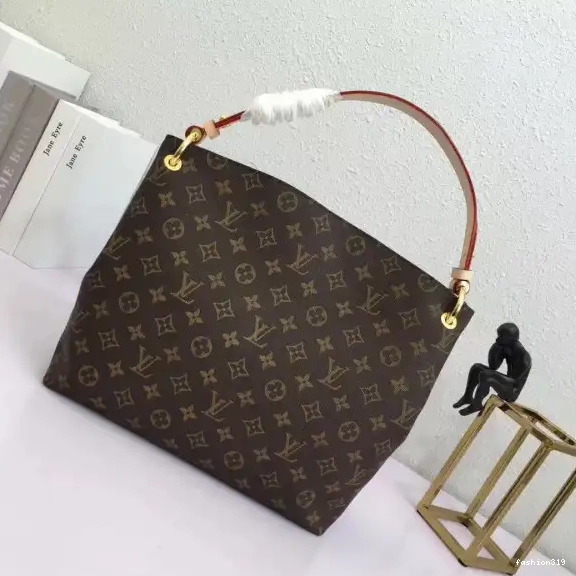 Vuitton PM Louis GRACEFUL 0402